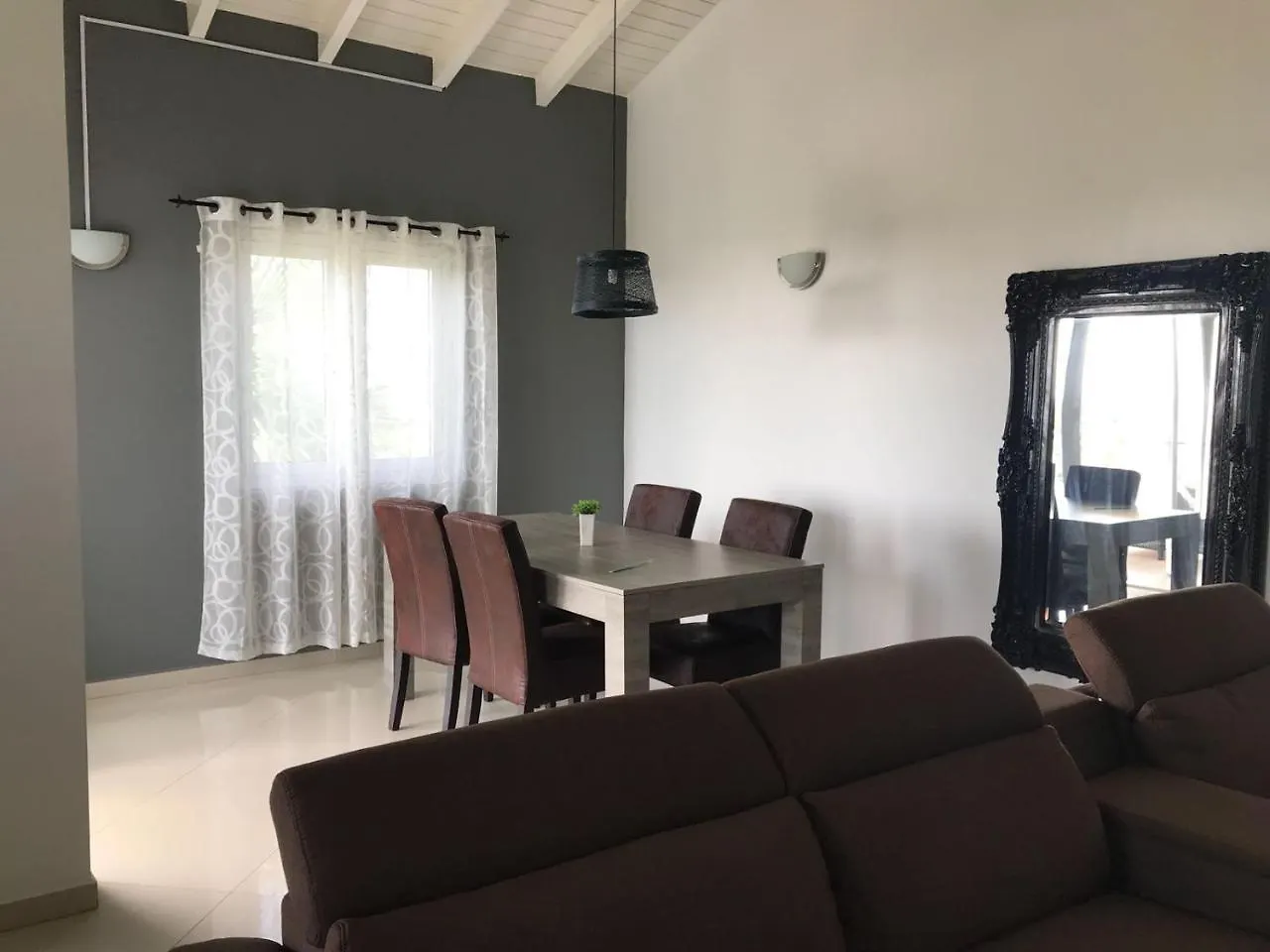 Serugrandi Resort Willemstad