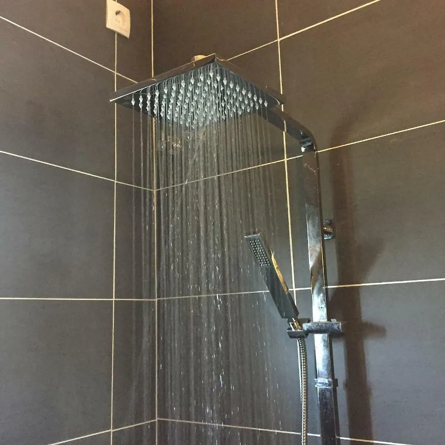 يلمستاد Serugrandi Resort